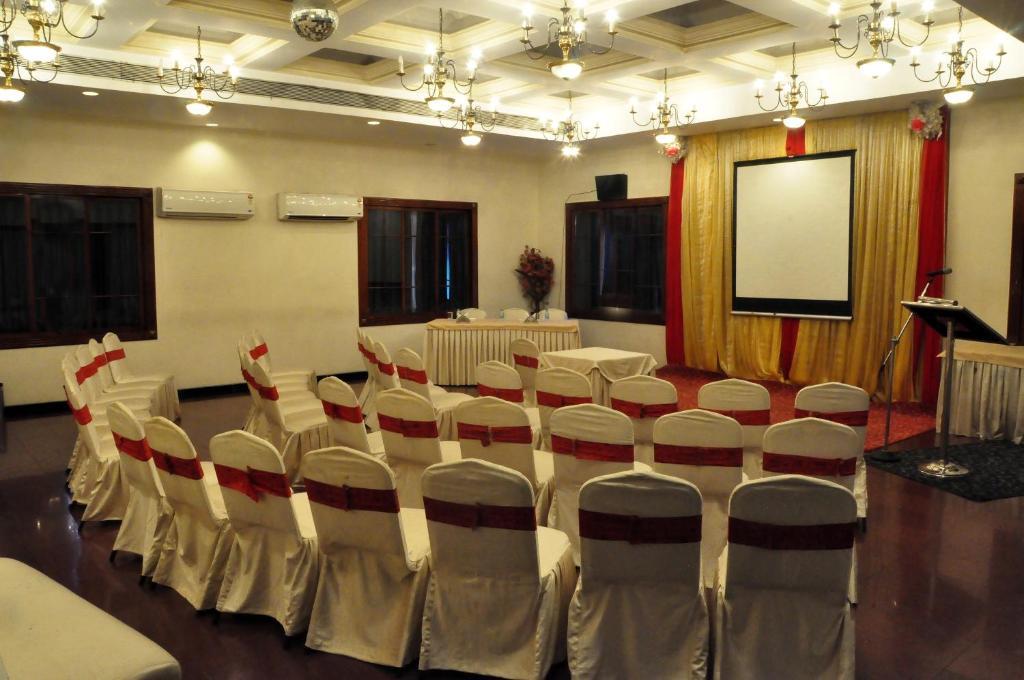 Abbott Hotel Navi Mumbai Exterior foto