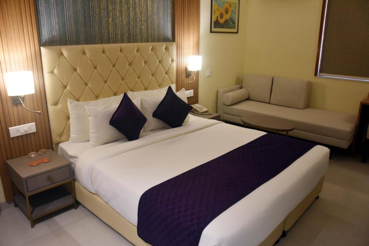 Abbott Hotel Navi Mumbai Exterior foto