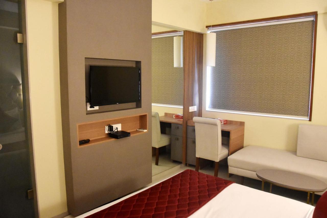 Abbott Hotel Navi Mumbai Exterior foto